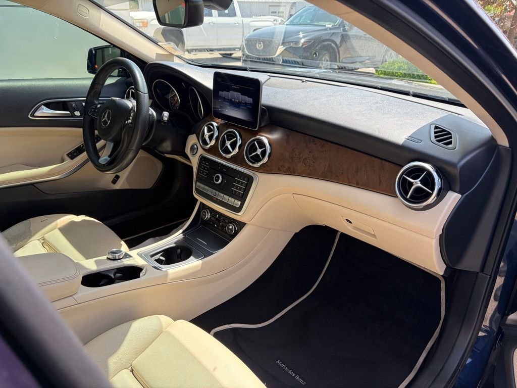 Used 2018 Lunar Blue Metallic Mercedes-Benz GLA 250 image 25