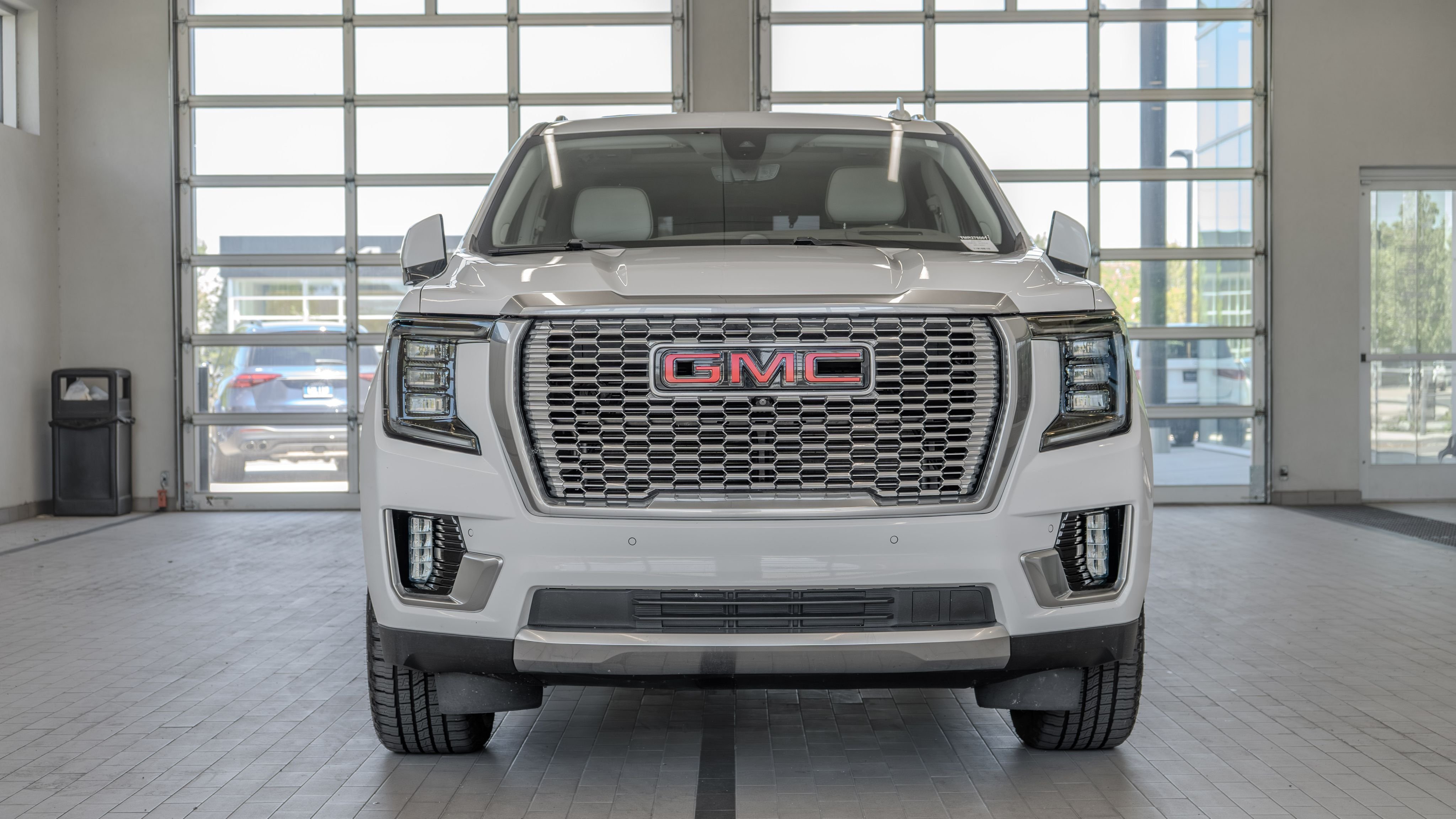 Used 2021 Summit White GMC Denali image 11