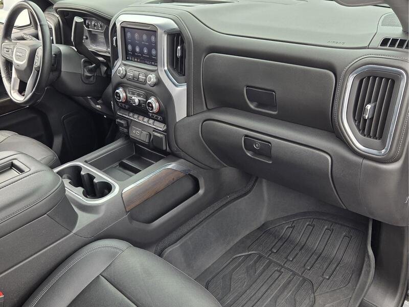 Used 2022 Onyx Black GMC 4WD CREW CAB 147" SLT image 19