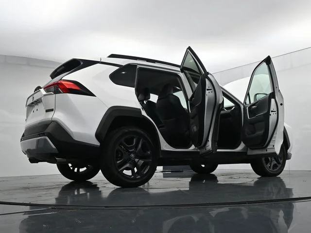 Used 2024  Toyota Adventure image 39