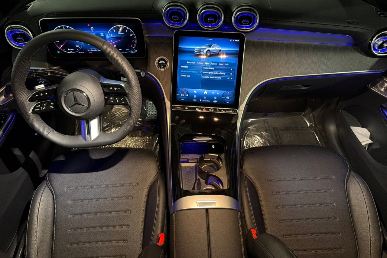 New 2026 Polar White Mercedes-Benz GLC 300 4MATIC® Coupe image 12