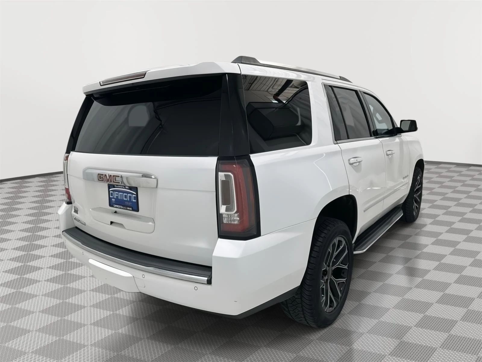 Used 2017 SUMMIT WHITE GMC Denali image 5