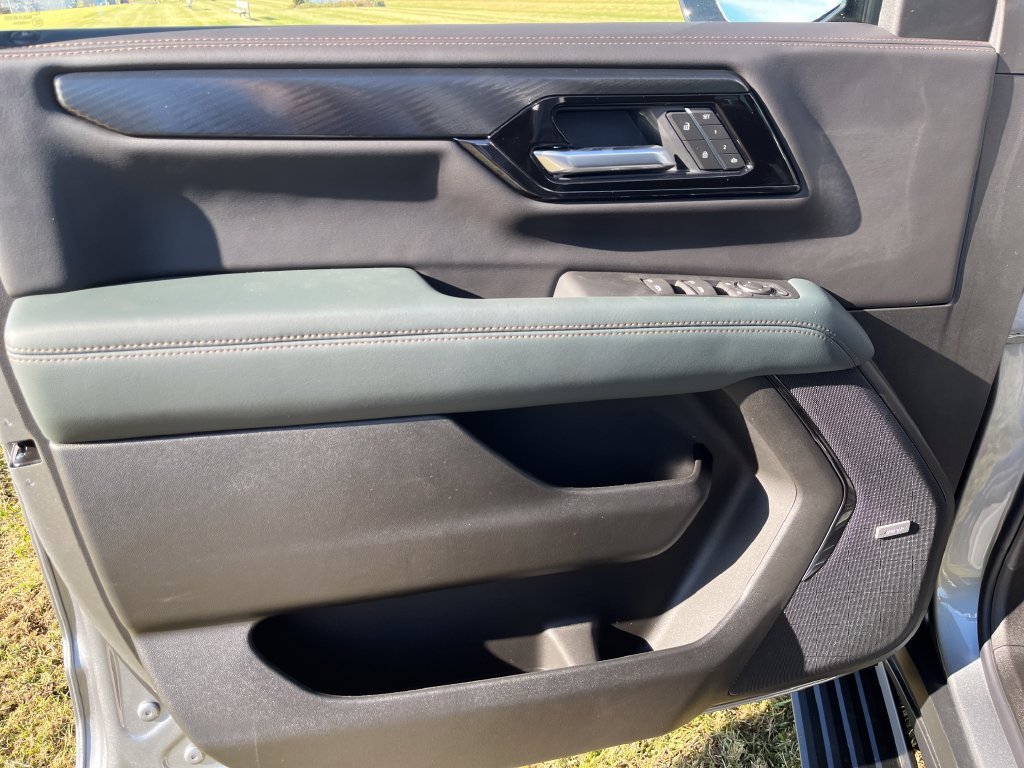 New 2027 Sterling Metallic GMC AT4 image 11
