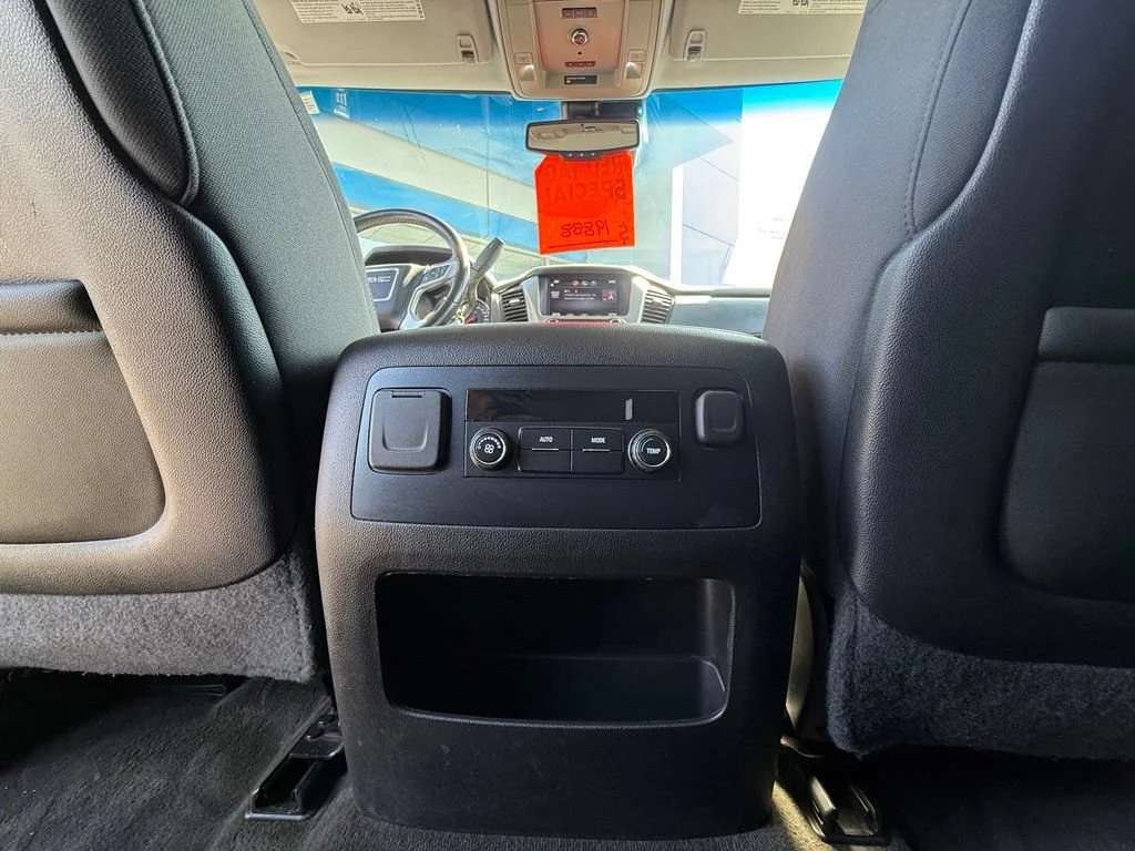 Used 2015 IRIDIUM METALLIC GMC SLE image 34