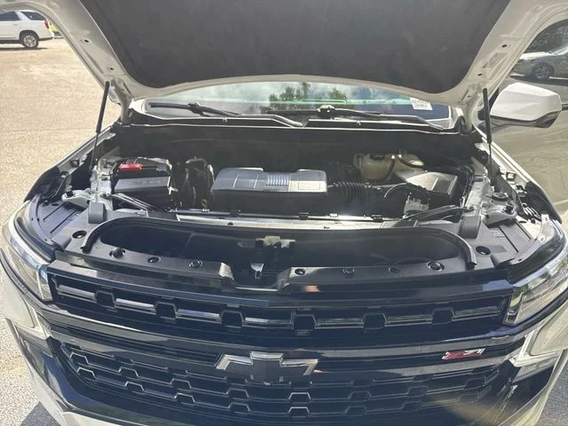 Used 2023 White Chevrolet Z71 image 34
