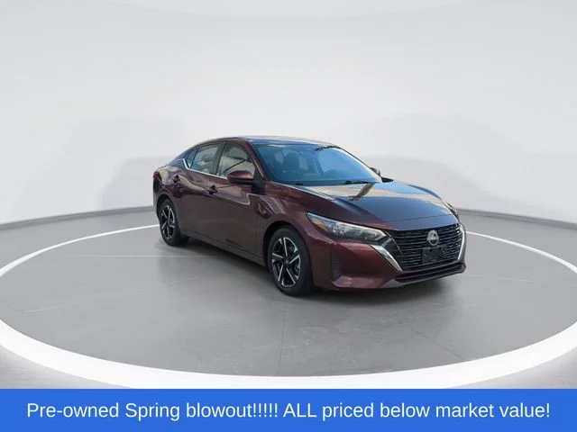 Used 2025 Red Nissan SV image 2