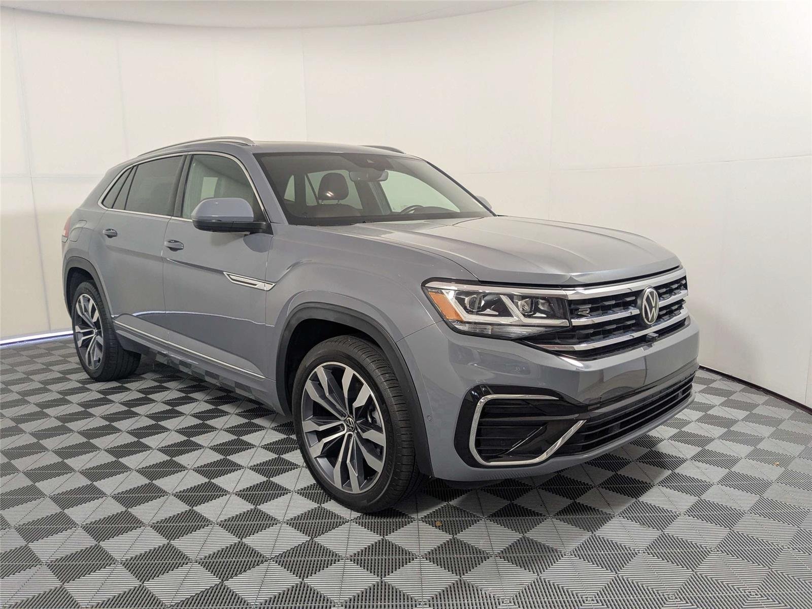 Used 2023 Pure Gray Volkswagen 3.6L V6 SEL Premium R-Line image 4