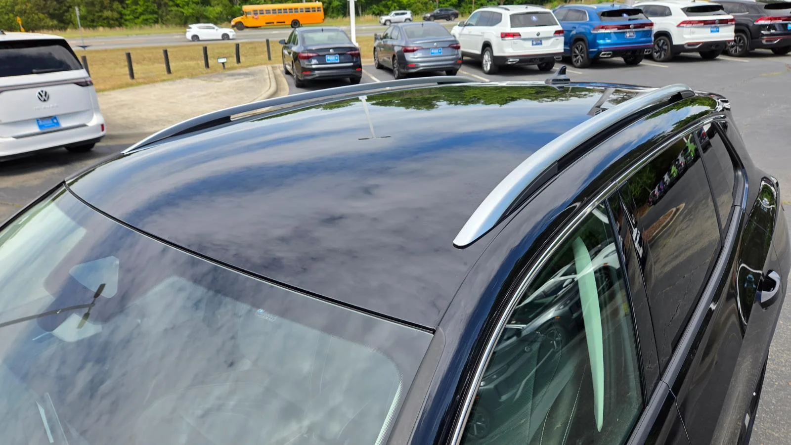 New 2026 Deep Black Pearl Volkswagen SE image 10