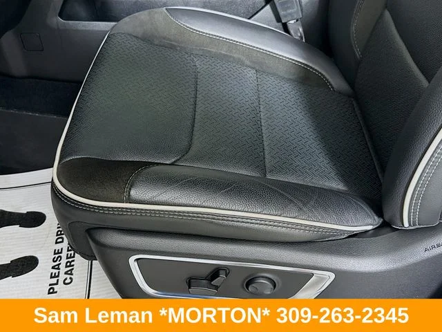 Used 2025 White Ram Laramie image 19
