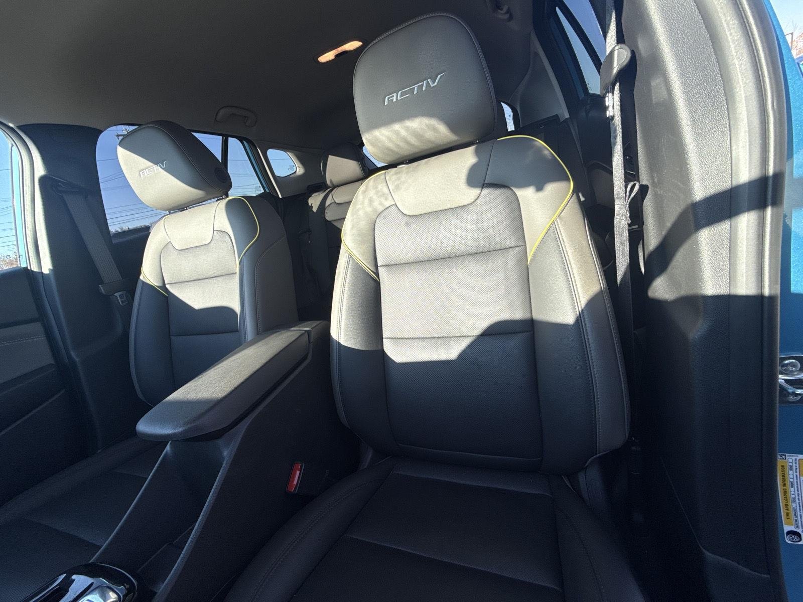 Used 2025  Chevrolet  image 14