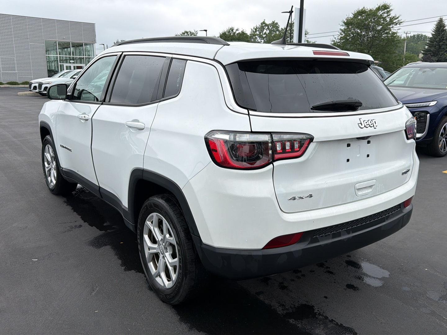 Used 2024 Bright White Clearcoat Jeep Latitude image 3