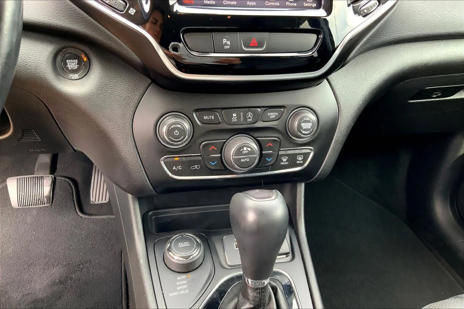 Used 2019 Diamond Black Crystal Pearlcoat Jeep Limited image 32