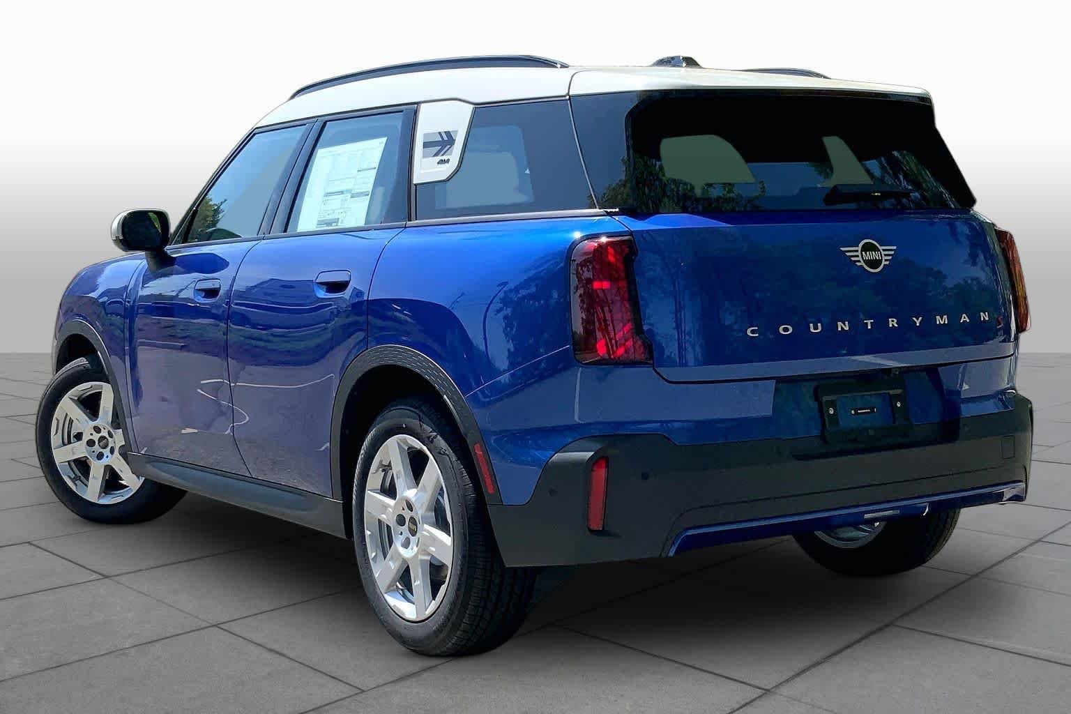 New 2027 Blazing Blue Metallic MINI Signature Plus image 12