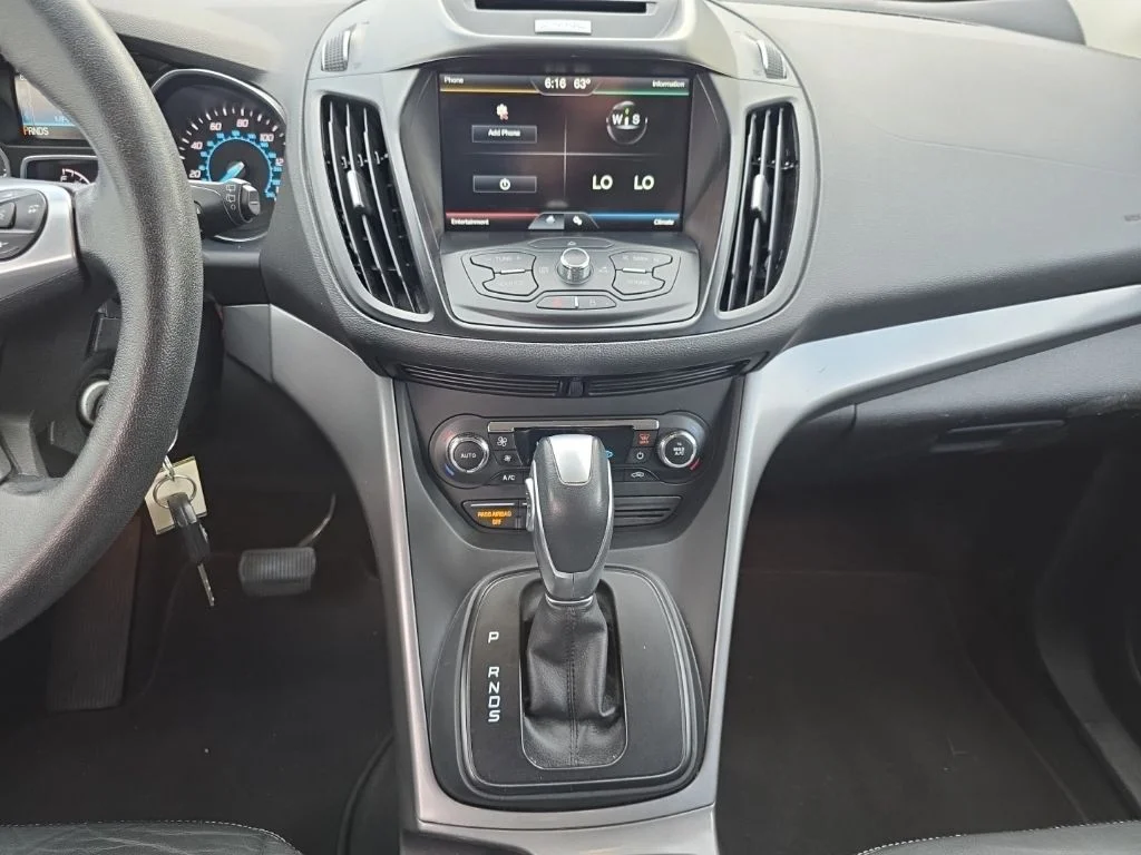 Used 2015 Oxford White Ford SE image 14