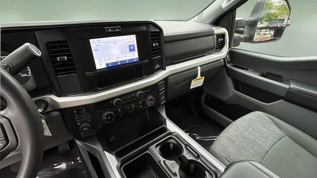 Used 2025 White Ford XLT image 25