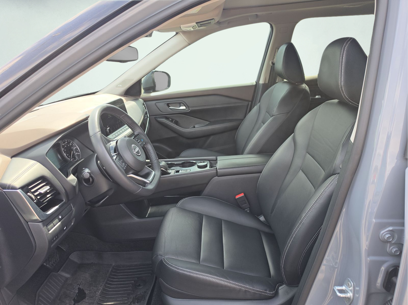 Used 2023 Boulder Gray Pearl Nissan SL image 10