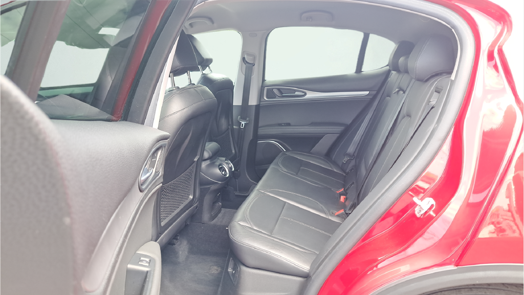 Used 2018 Red Alfa Romeo Base image 12