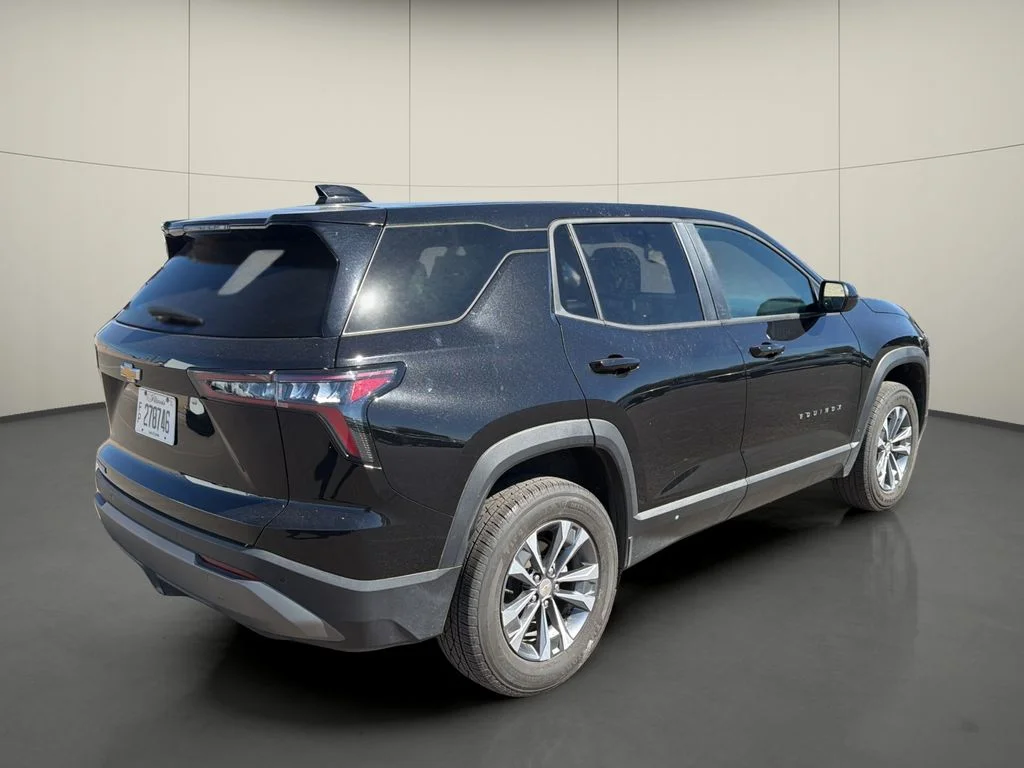 Used 2025 Black Chevrolet LT image 7