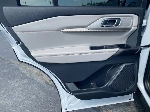 New 2026 Space White Metallic Ford Active image 33