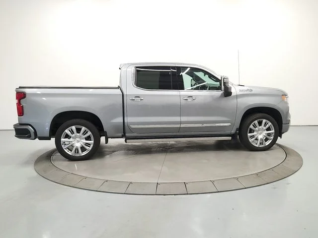Used 2024 Gray Chevrolet High Country image 8
