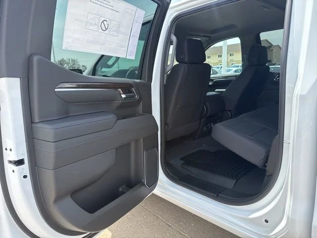 New 2026 Summit White GMC SLE image 37