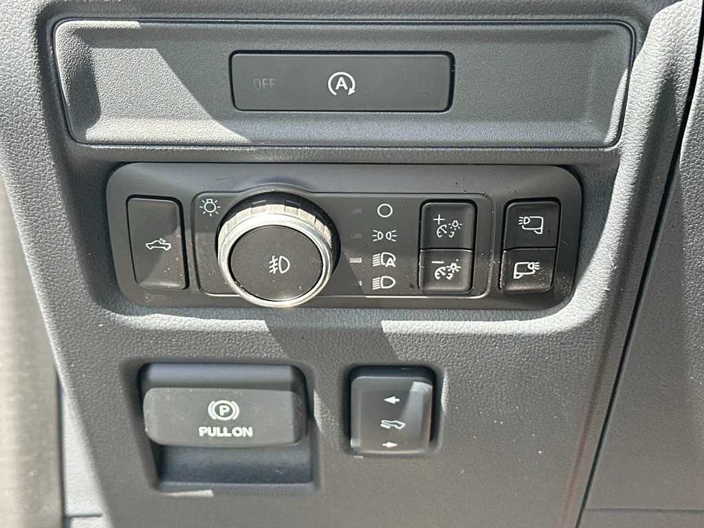 Used 2025  Ford Tremor image 30