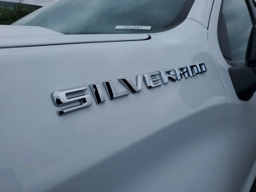 New 2026 Summit White Chevrolet WT image 24