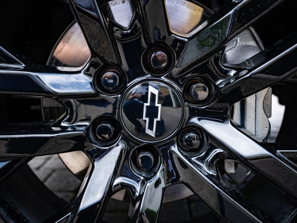 Used 2025 Black Chevrolet Premier image 8