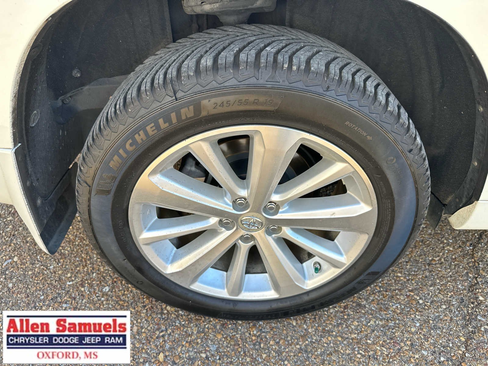 Used 2010 Blizzard Pearl Toyota Limited w/3rd Row image 52