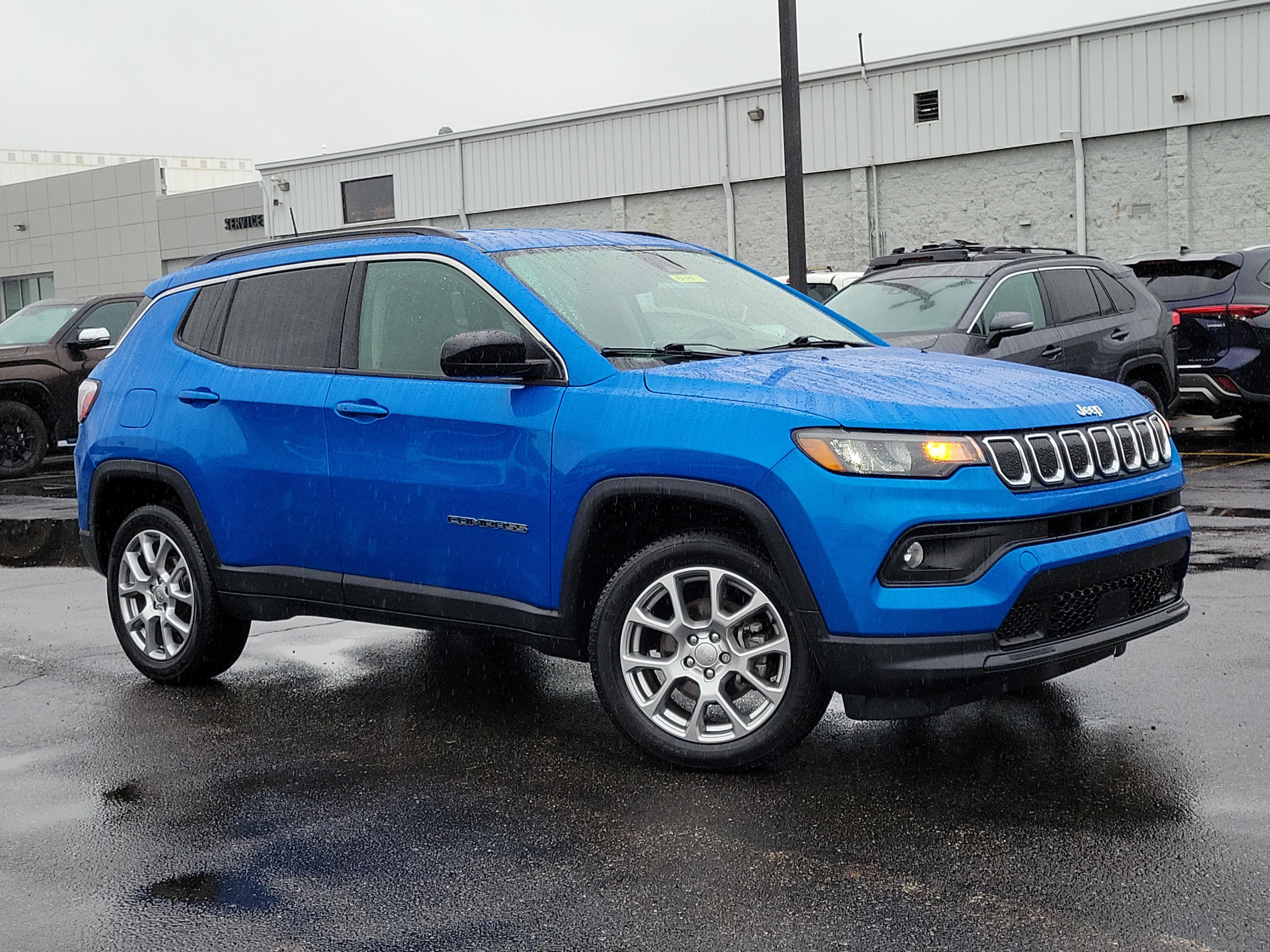 2022 Jeep Compass Latitude Lux 4X4's photo