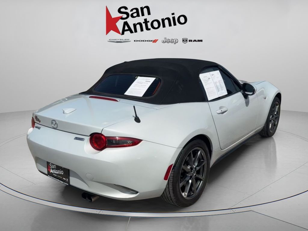 Used 2016 White Mazda Grand Touring image 14