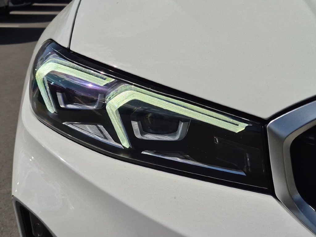 Used 2025 Alpine White BMW 330i image 24