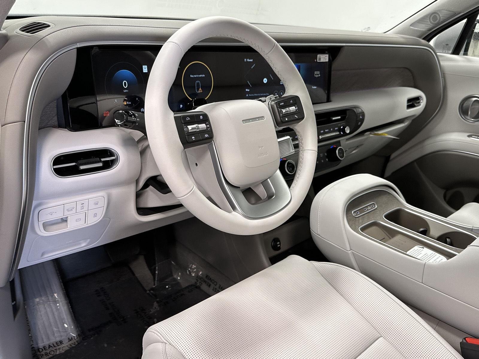 New 2027 Shimmering Silver Hyundai Limited 7P image 28