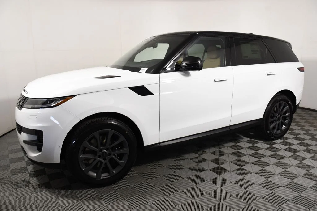 New 2026 Fuji White Land Rover SE image 2