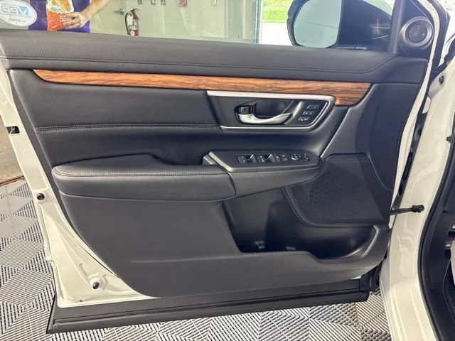 Used 2019 White Honda EX-L image 24
