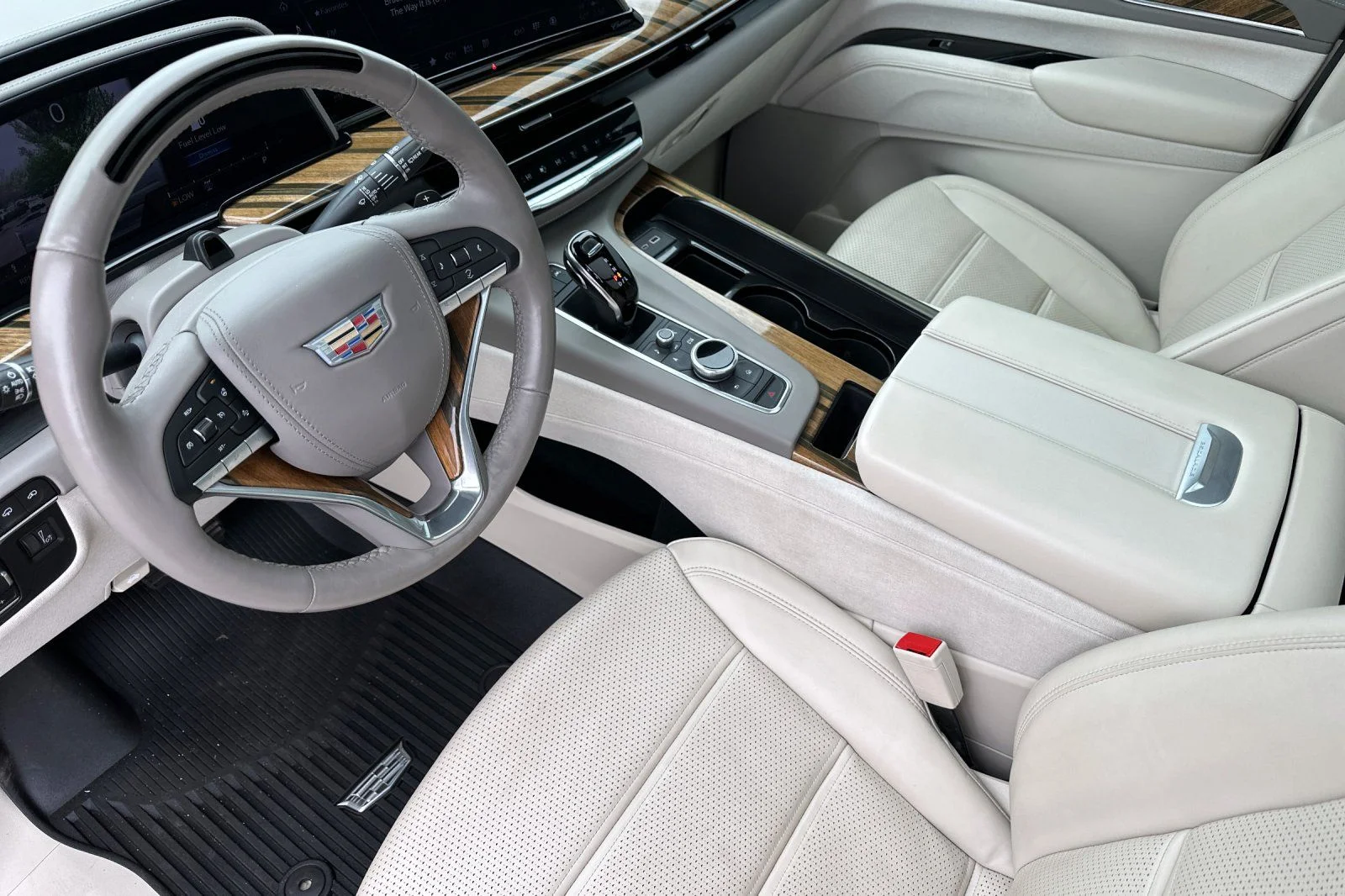 Used 2022  Cadillac Sport Platinum image 10