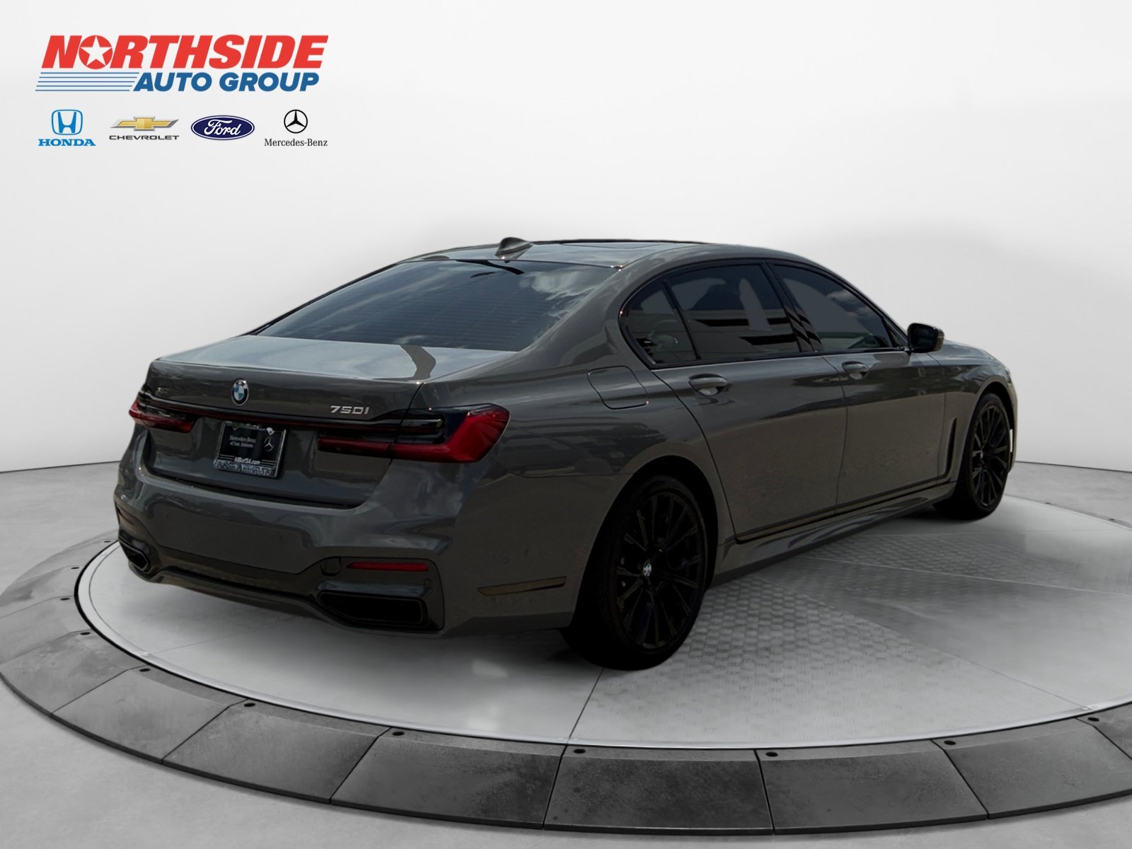 Used 2020 Bemina Grey Amber Effect BMW 750i xDrive image 7