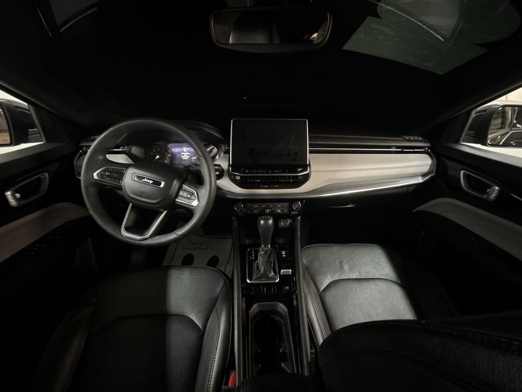 Used 2023 Diamond Black Jeep Limited image 28