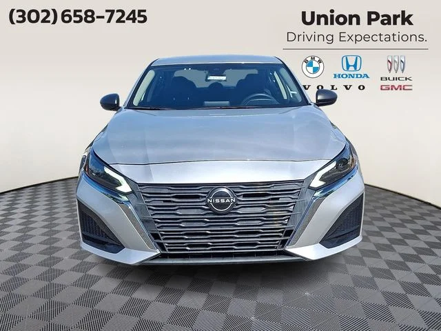 Used 2024 Brilliant Silver Metallic Nissan 2.5 SV image 2