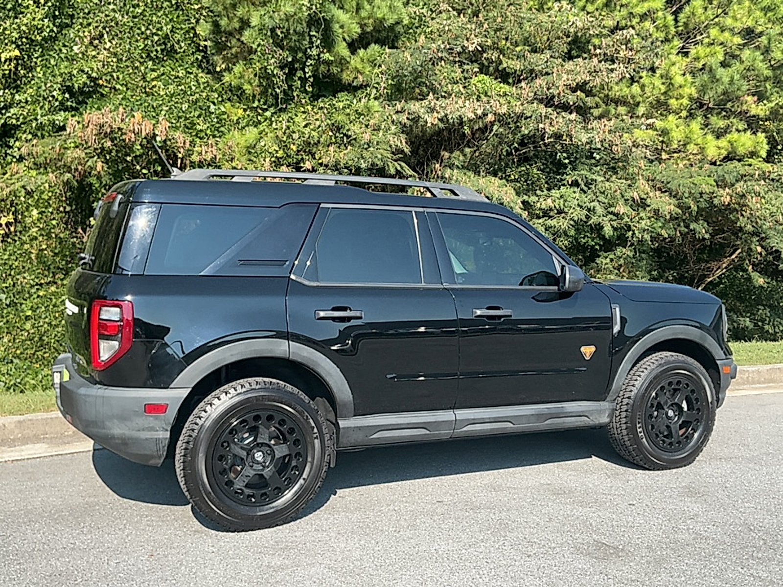 Used 2021 Shadow Black Ford Badlands image 2