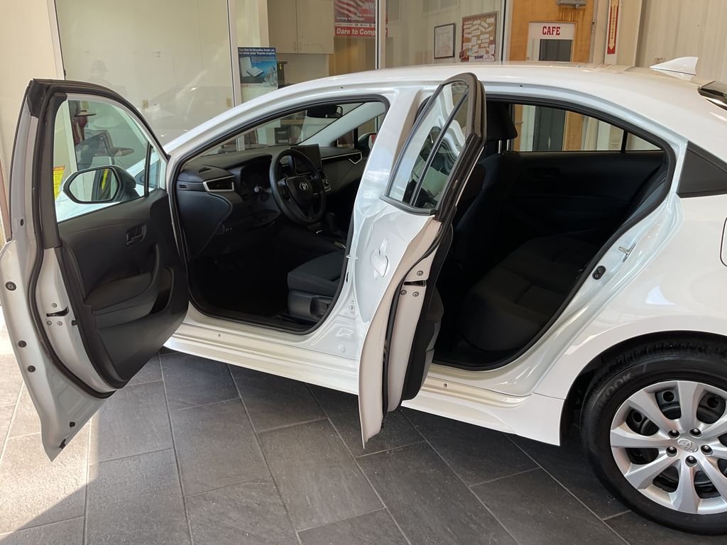 Used 2025 White Toyota LE image 10