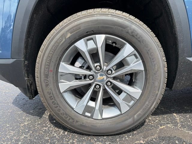 2027 Chevrolet Equinox LT - Photo 9