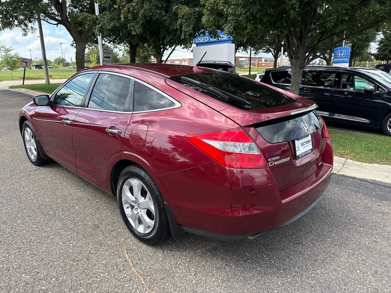 Used 2010 Tango Red Pearl Honda EX-L image 11