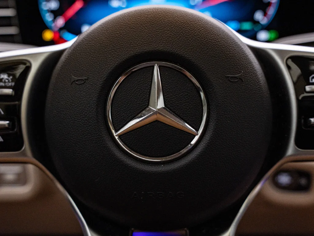 Used 2023 Manufaktur Diamond White Metallic Mercedes-Benz GLS 450 image 32