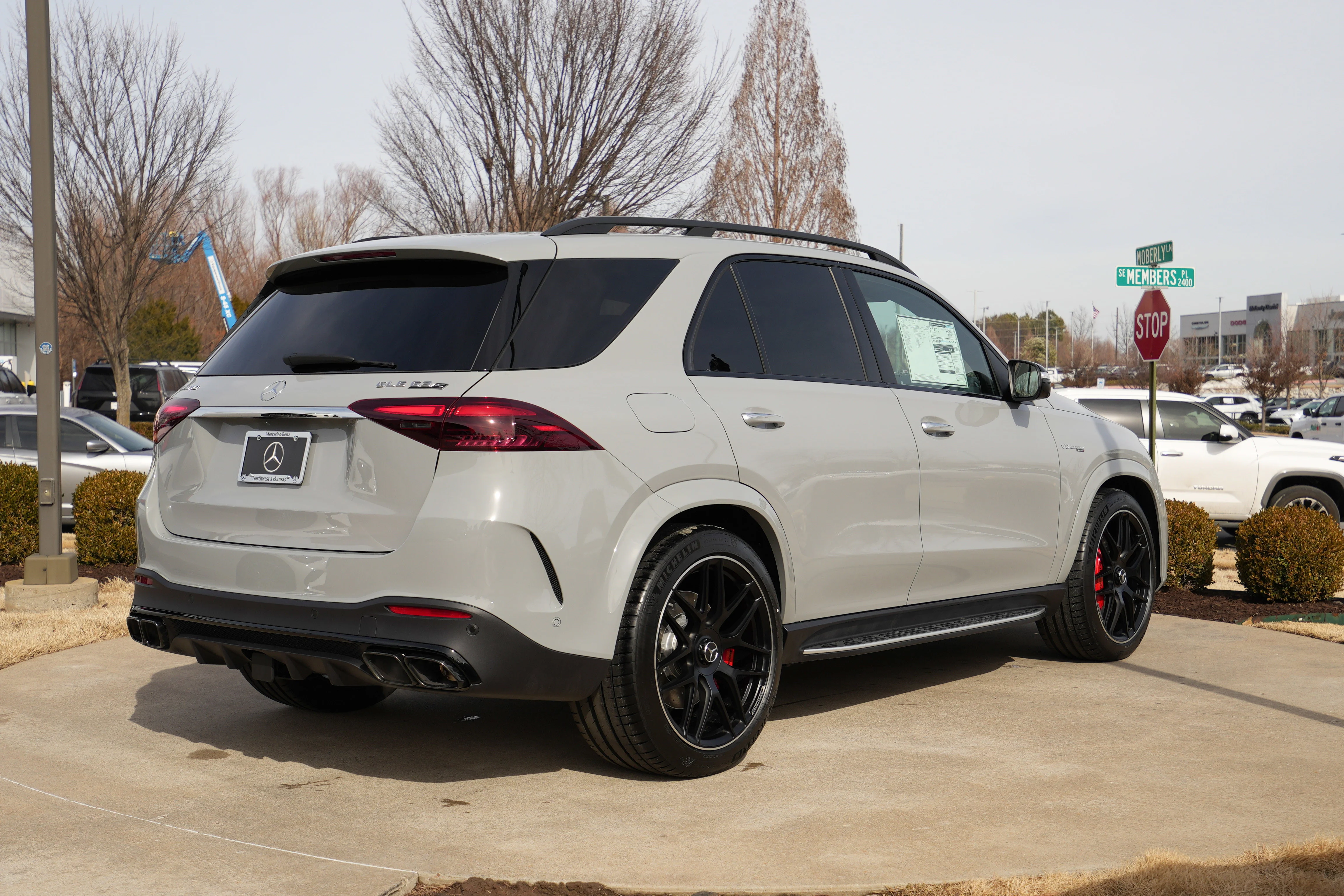 New 2026 MANUFAKTUR Alpine Grey Mercedes-Benz AMG® GLE 63 S image 9