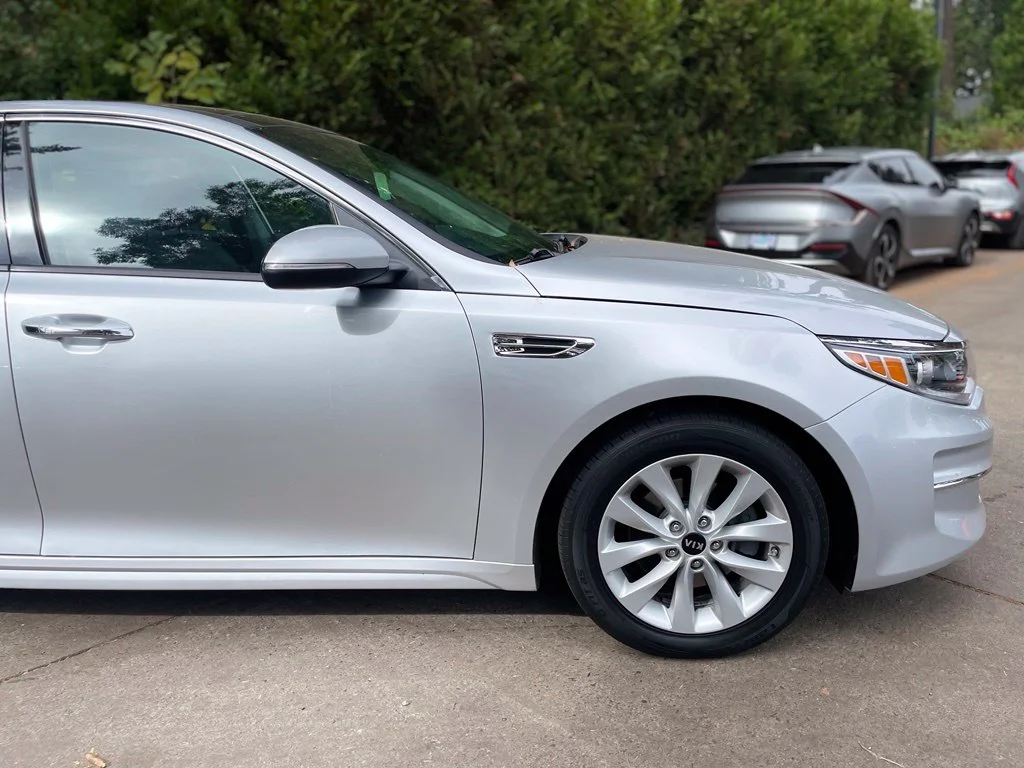 Used 2018 Kia Optima EX with VIN 5XXGU4L30JG196442 for sale in Gladstone, OR