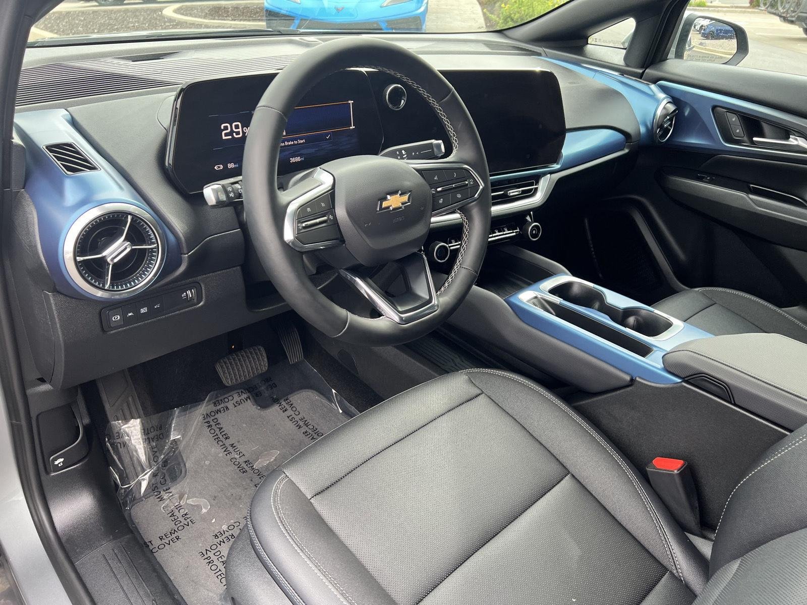 2025 Chevrolet Equinox EV LT - Photo 17