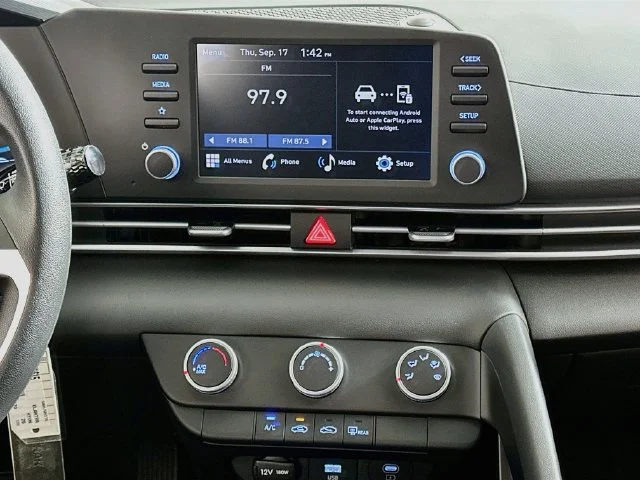 New 2026 White Hyundai SE image 15