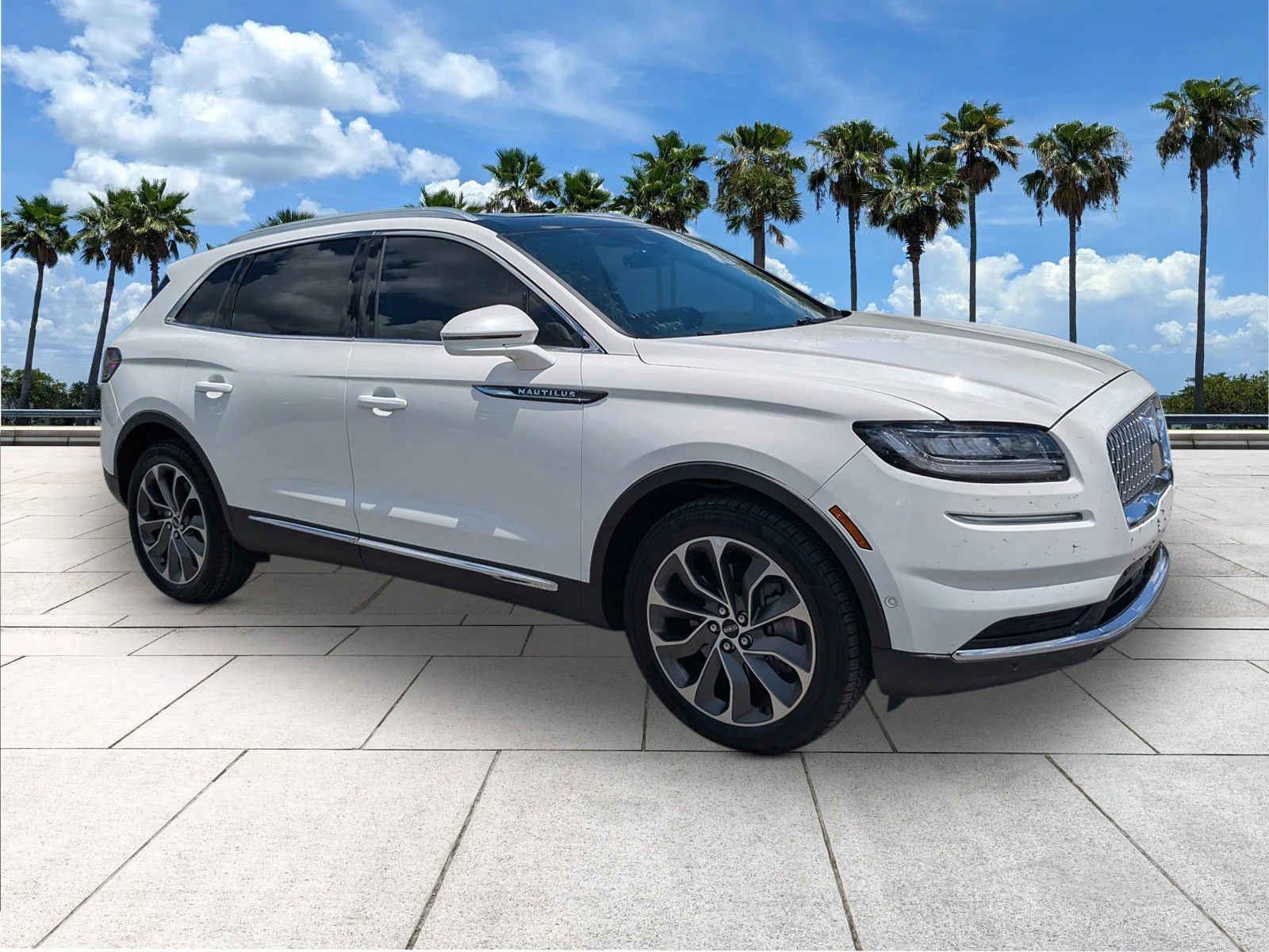 2021 Lincoln Nautilus Reserve AWD's photo