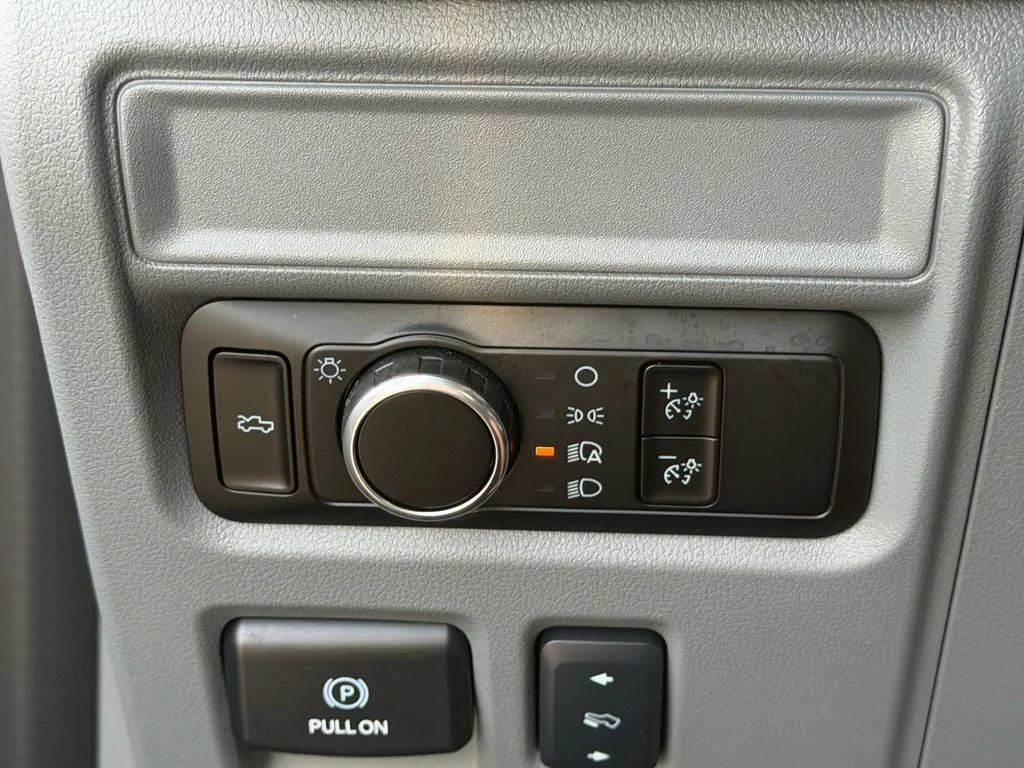 Used 2025 Black Metallic Ford XLT image 28